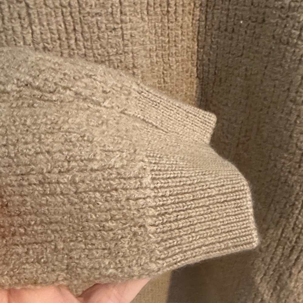 Wilfred XXL Aritizia Women's Tan Sweater - Picture 4 of 4